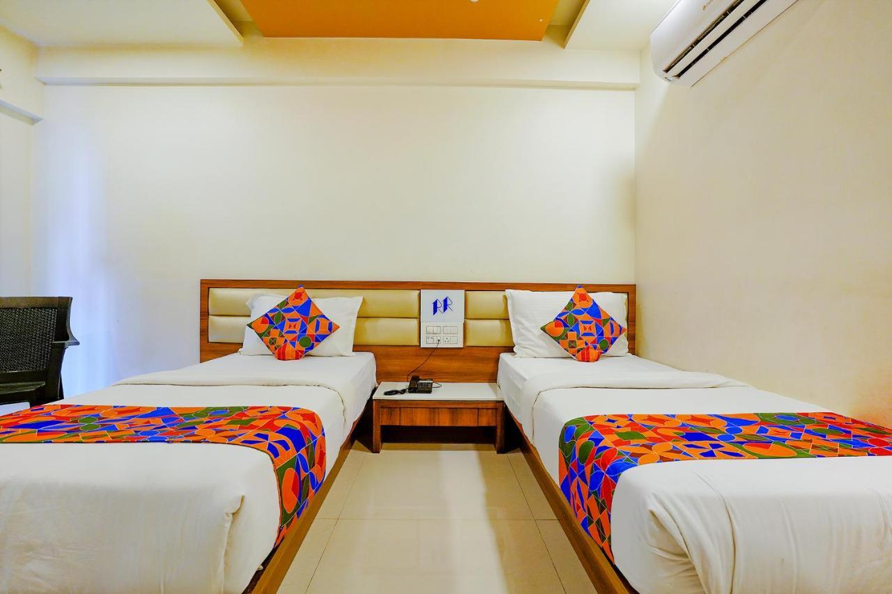נאסיק Fabhotel Ramjis Residency מראה חיצוני תמונה