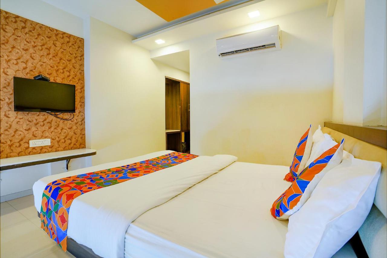 נאסיק Fabhotel Ramjis Residency מראה חיצוני תמונה