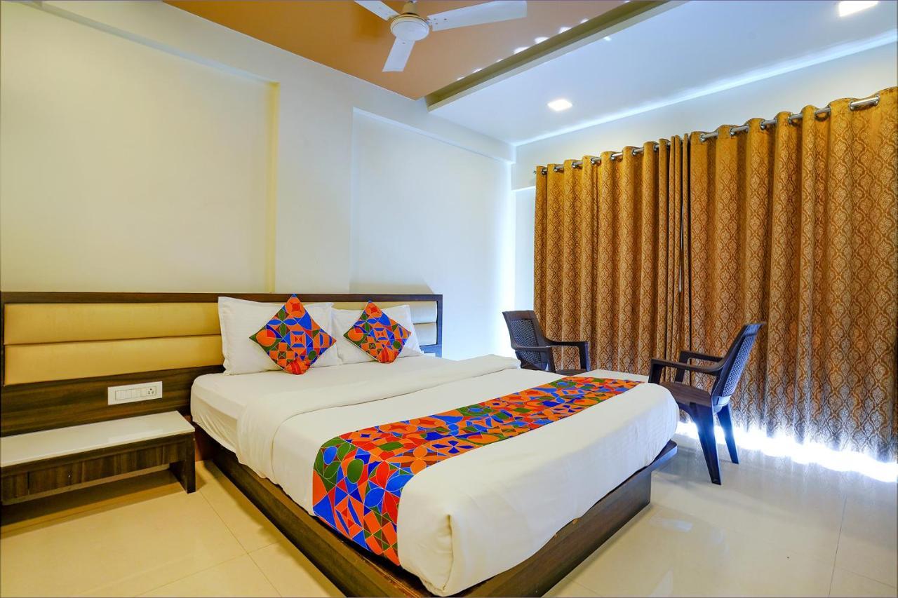 נאסיק Fabhotel Ramjis Residency מראה חיצוני תמונה